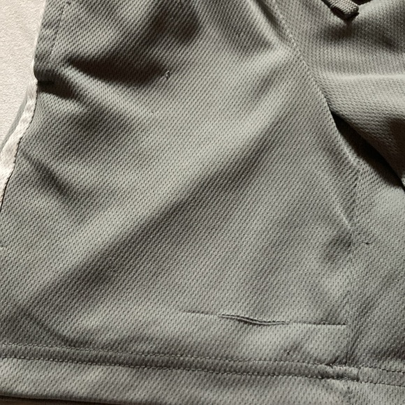 Old Navy Active boys shorts - Picture 2 of 6